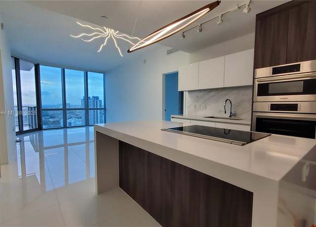 Property at 851 NE 1st Ave #2208, Miami, FL 33132, 2 beds, 3 baths