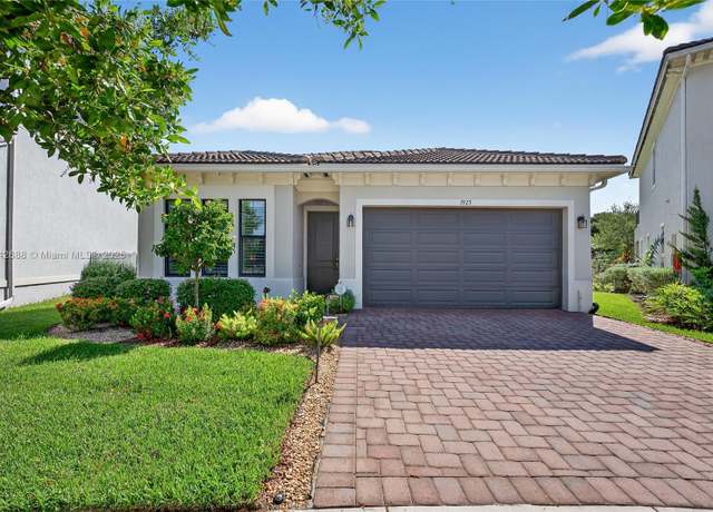 Property at 3925 NW 89th Way, Coral Springs, FL 33065, 4 beds, 2.5 baths