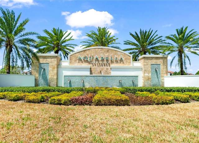 Property at 3290 W 114th Ter #3290, Hialeah, FL 33018, 3 beds, 2.5 baths