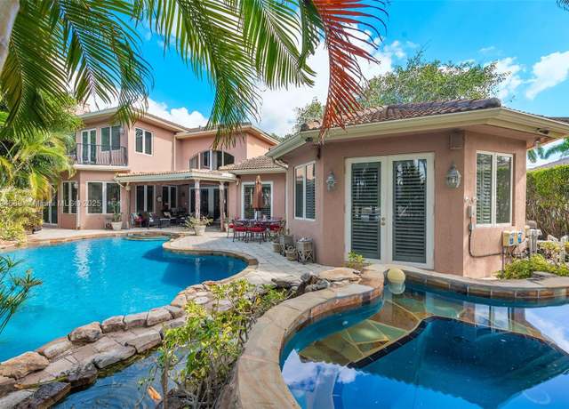 Property at 2709 NE 16th St, Fort Lauderdale, FL 33304, 4 beds, 4.5 baths