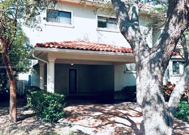 Property at 400 Woodcrest Rd, Key Biscayne, FL 33149, 6 beds, 5.5 baths