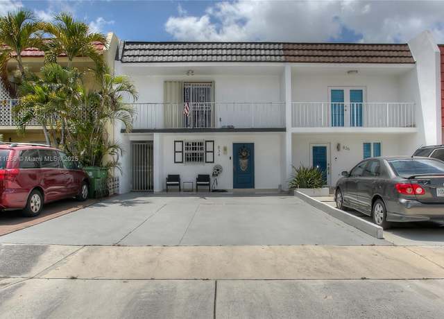 Property at 834 W 80th Pl, Hialeah, FL 33014, 2 beds, 1.5 baths