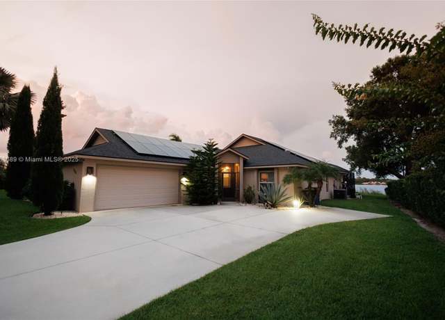 Property at 1058 Lake Carrie Dr, Lake Placid, FL 33852, 3 beds, 3 baths