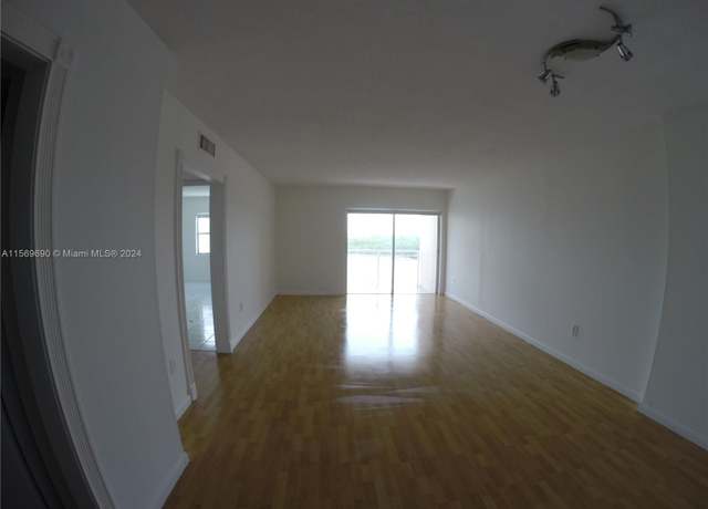 Property at 400 Kings Point Dr #905, Sunny Isles Beach, FL 33160, 1 bed, 1 bath