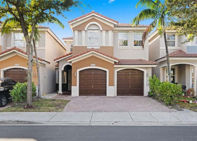 Property at 8174 NW 114th Pl, Doral, FL 33178, 4 beds, 2.5 baths