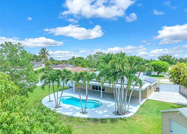 Property at 4840 SW 141 Ave, Miami, FL 33175, 5 beds, 3 baths