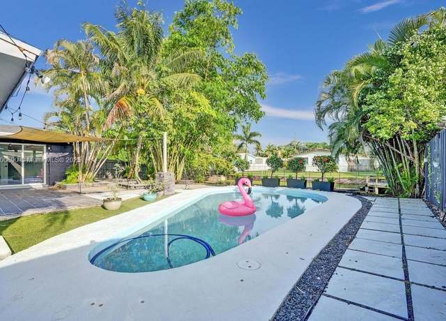 Property at 2700 SW 18th St, Fort Lauderdale, FL 33312, 3 beds, 2 baths