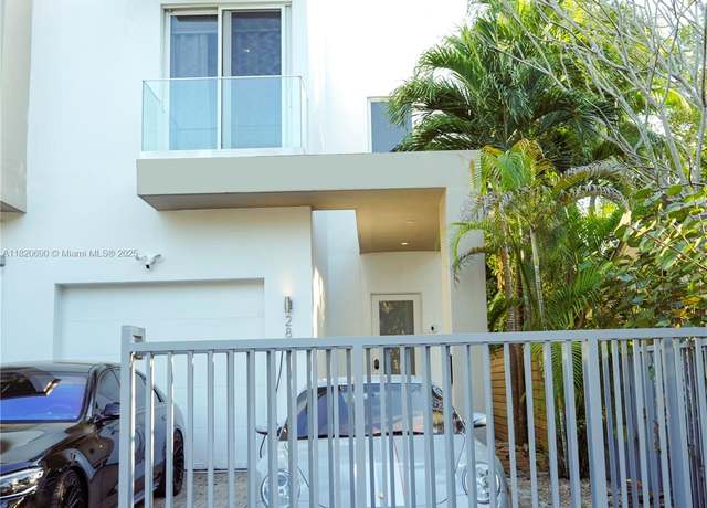 Property at 2836 W Trade Ave #2836, Miami, FL 33133, 3 beds, 3.5 baths