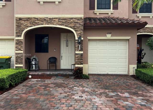 Property at 152 SE 37th Ter #152, Homestead, FL 33033, 3 beds, 2.5 baths