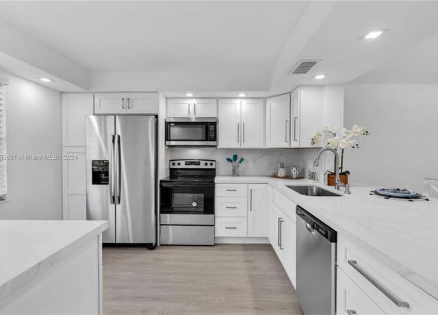 Property at 3301 Aruba Way Unit F3, Coconut Creek, FL 33066, 2 beds, 2 baths