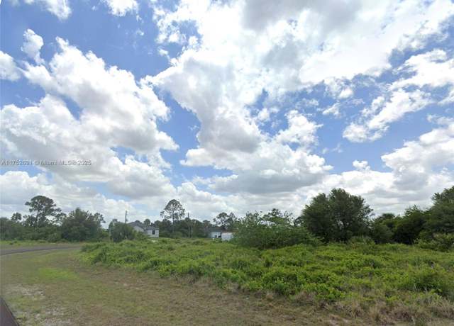 Property at 9008 N Largo Ct, La Belle, FL 33935