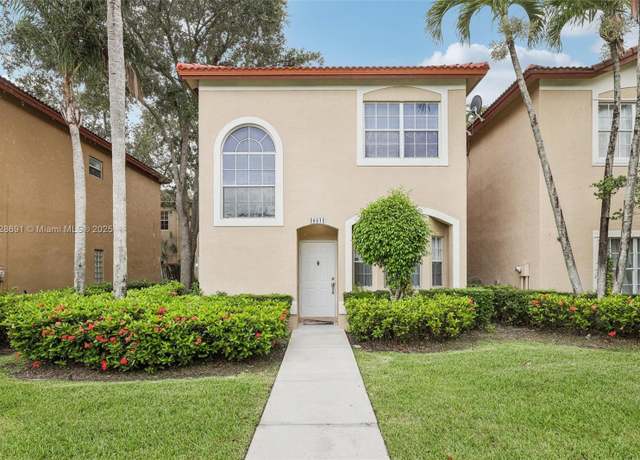 Property at 16111 Emerald Cove Rd, Weston, FL 33331, 3 beds, 2.5 baths