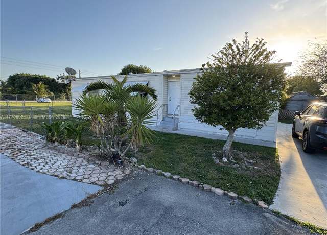 Property at 19800 SW 180th Ave Unit 425, Miami, FL 33187, 3 beds, 2 baths