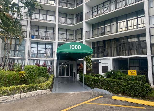 Property at 1000 Parkview Dr #427, Hallandale Beach, FL 33009, 1 bed, 1.5 baths