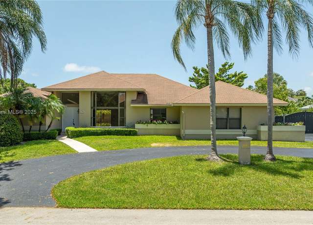 Property at 8110 SW 188th St, Cutler Bay, FL 33157, 4 beds, 3 baths