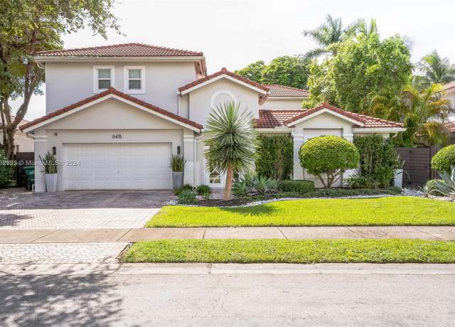 Property at 6478 NW 113th Pl, Doral, FL 33178, 5 beds, 4 baths