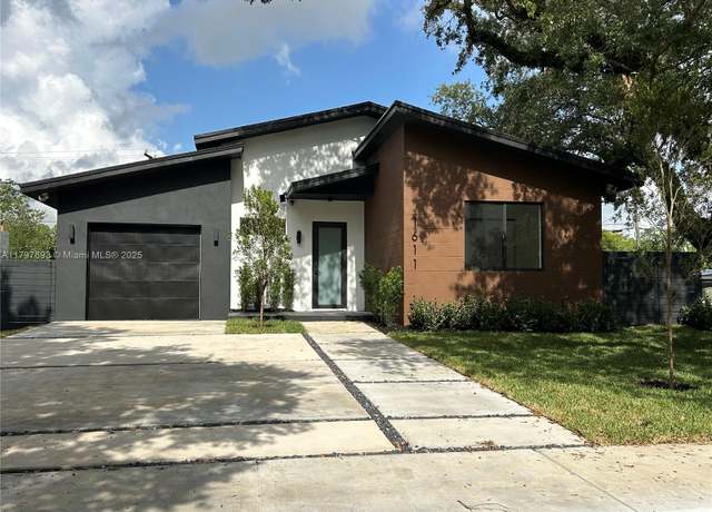 Property at 1611 SW 30th Ave, Fort Lauderdale, FL 33312, 3 beds, 3.5 baths
