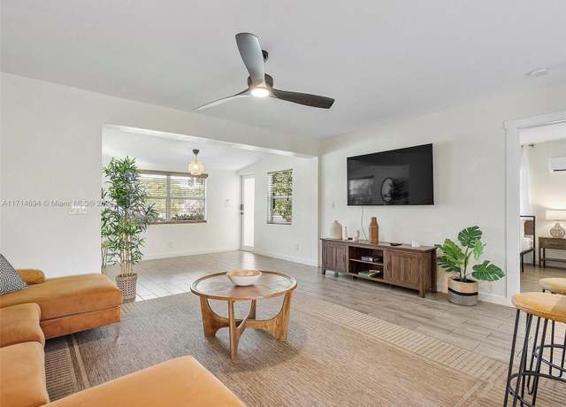 Property at 300 SW 23rd St, Fort Lauderdale, FL 33315, 2 beds, 2 baths
