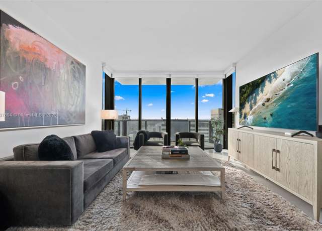 Property at 88 SW 7th St #2104, Miami, FL 33130, 2 beds, 2 baths