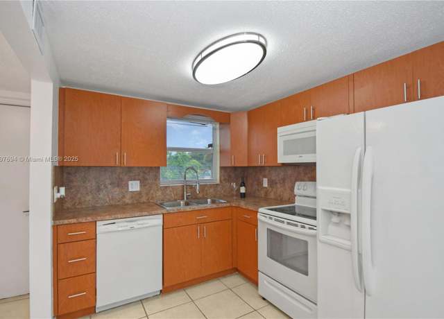 Property at 6650 Royal Palm Blvd Unit 206C, Margate, FL 33063, 1 bed, 1.5 baths