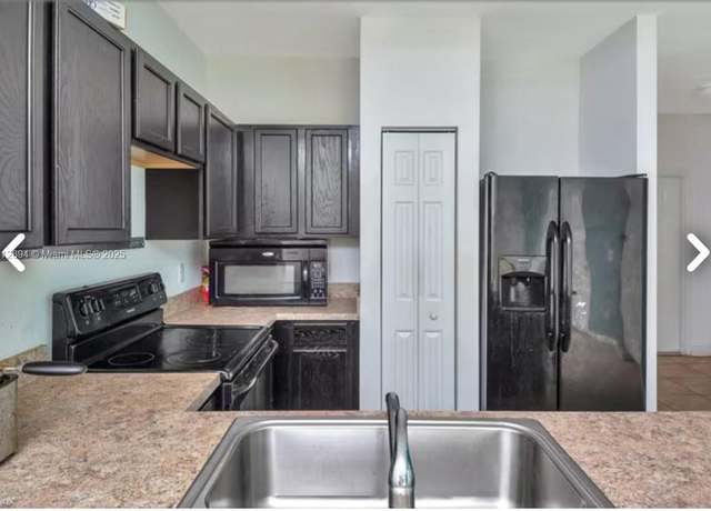 Property at 3546 NW 29th Ct, Lauderdale Lakes, FL 33311, 3 beds, 2.5 baths