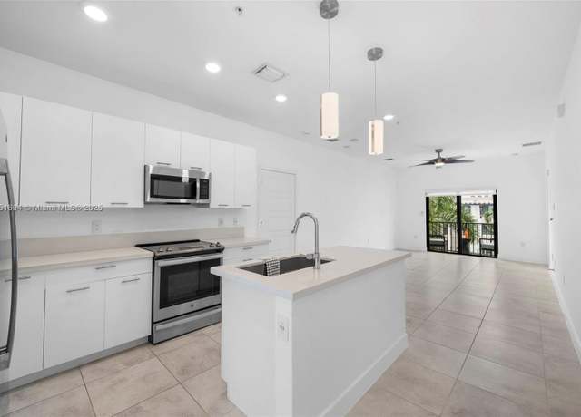 Property at 4636 NW 84th Ave #43, Doral, FL 33166, 2 beds, 2 baths