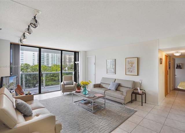 Property at 20505 E Country Club Dr #437, Aventura, FL 33180, 3 beds, 3 baths