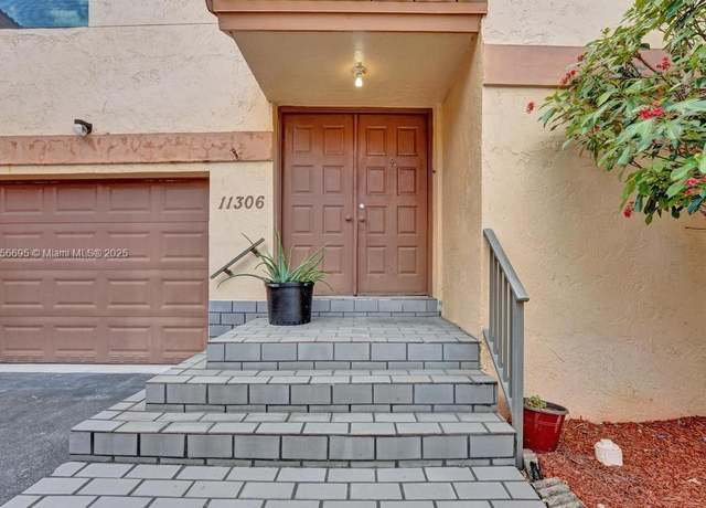 Property at 11306 SW 9th Ct, Pembroke Pines, FL 33025, 2 beds, 2.5 baths