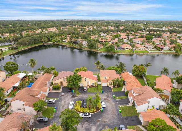 Property at 12640 NW 12th Ct, Sunrise, FL 33323, 3 beds, 2.5 baths