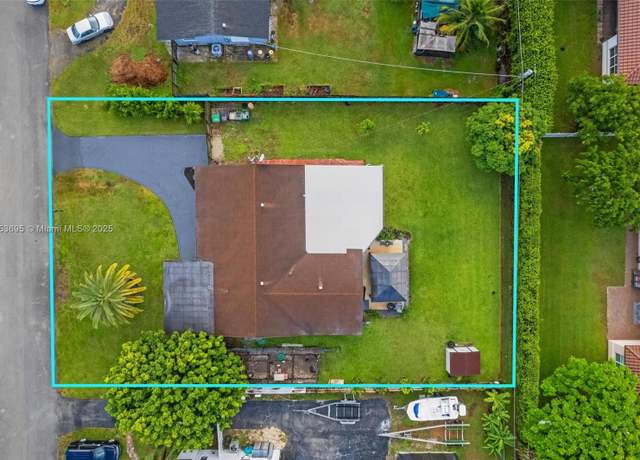 Property at 6571 SW 56th St, Davie, FL 33314, 4 beds, 4 baths