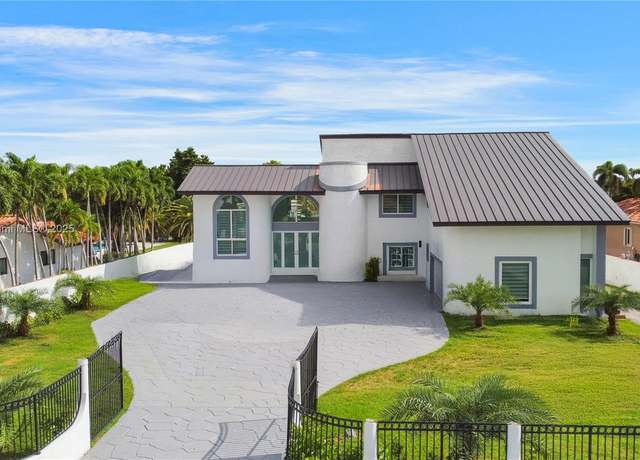 Property at 2821 SW 130th Ave, Miami, FL 33175, 6 beds, 5 baths
