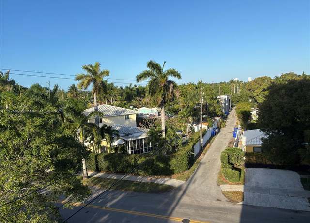 Property at 1701 Washington St #404, Hollywood, FL 33020, 1 bed, 1.5 baths