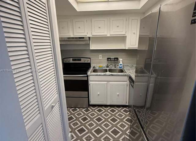 Property at 1535 SE 15th St #202, Fort Lauderdale, FL 33316, 1 bed, 1 bath