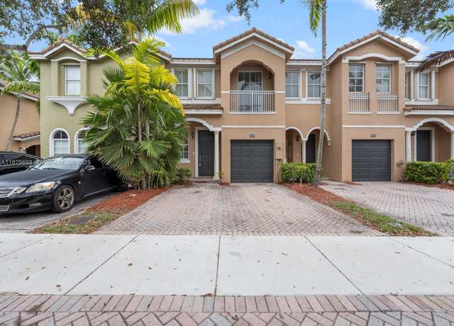 Property at 2504 SE 15th Ct, Homestead, FL 33035, 3 beds, 3 baths