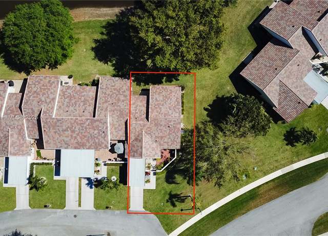 Property at 5602 E Parkwalk Cir E, Boynton Beach, FL 33472, 2 beds, 2 baths