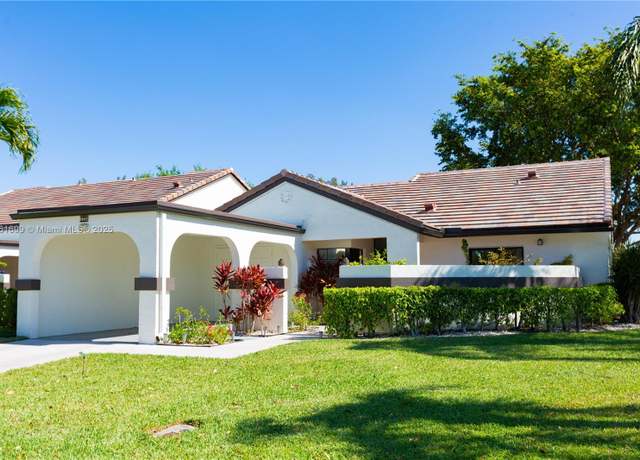 Property at 5602 E Parkwalk Cir E, Boynton Beach, FL 33472, 2 beds, 2 baths