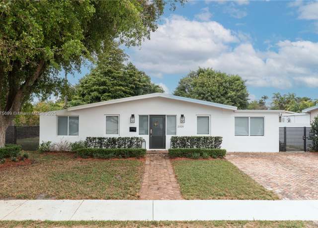 Property at 2320 SW 89th Ct, Miami, FL 33165, 4 beds, 2 baths