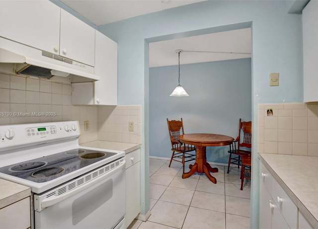 Property at 13155 SW 7th Ct Unit 308E, Pembroke Pines, FL 33027, 1 bed, 1 bath