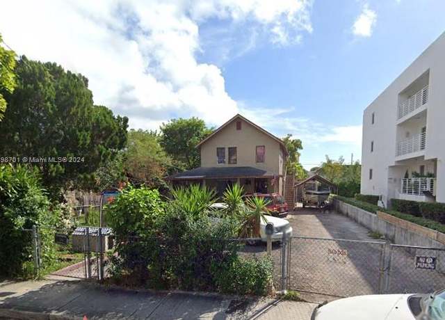 Property at 536 SW 3rd St, Miami, FL 33130, 5 beds, 2 baths