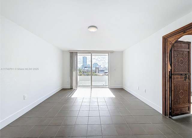 Property at 465 Ocean Dr #701, Miami Beach, FL 33139, 1 bed, 1 bath