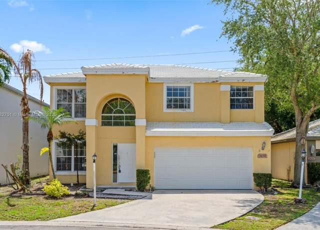 Property at 9454 NW 8th Cir, Plantation, FL 33324, 4 beds, 2.5 baths