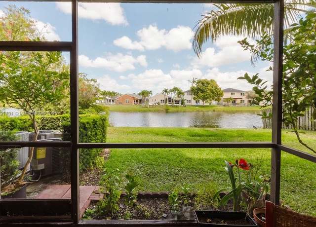 Property at 15714 E Waterside Cir #106, Sunrise, FL 33326, 3 beds, 2 baths