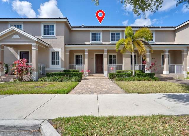 Property at 14230 SW 275th St, Homestead, FL 33032, 2 beds, 2.5 baths