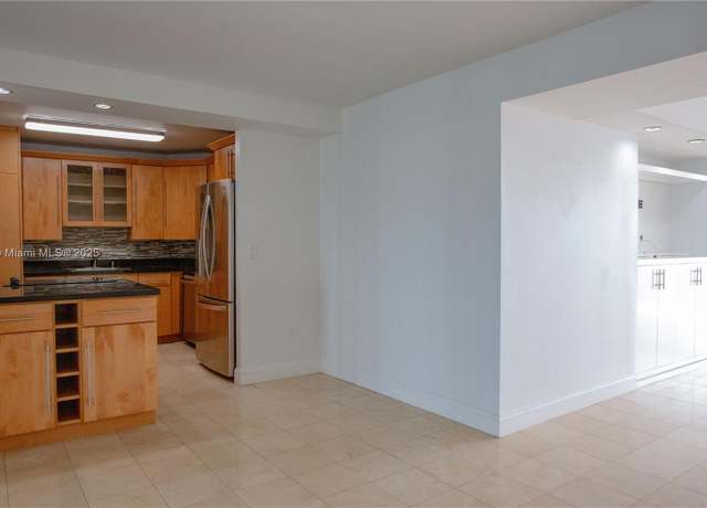 Property at 2333 Brickell Ave #609, Miami, FL 33129, 1 bed, 1.5 baths