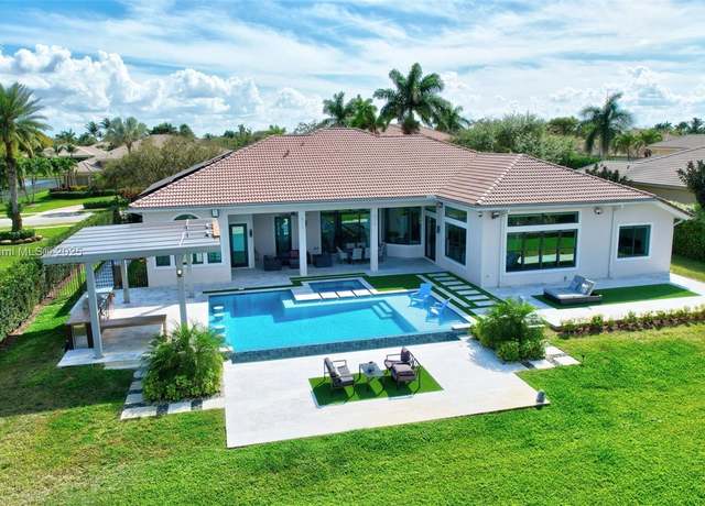 Property at 14955 SW 33rd St, Davie, FL 33331, 5 beds, 4.5 baths
