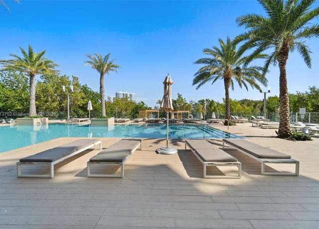 Property at 16385 Biscayne Blvd #1019, North Miami Beach, FL 33160, 2 beds, 2 baths