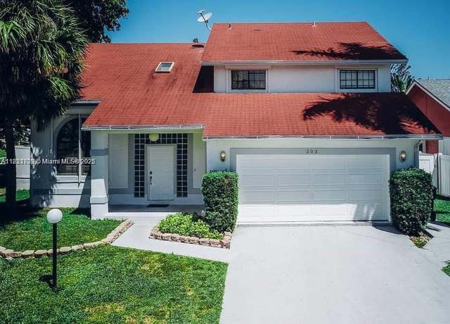 Property at 203 SE 8th St, Dania Beach, FL 33004, 4 beds, 2.5 baths