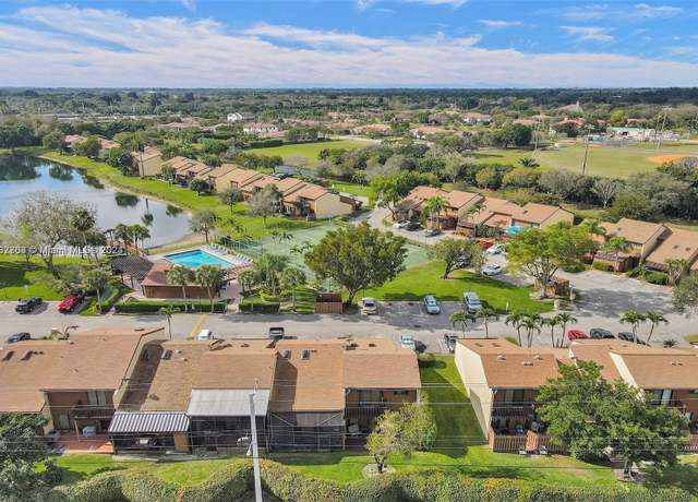 Property at 4206 SW 87th Ter #4206, Davie, FL 33328, 2 beds, 2 baths