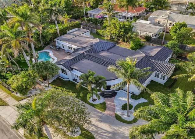 Property at 725 Harrison St, Hollywood, FL 33019, 7 beds, 5 baths
