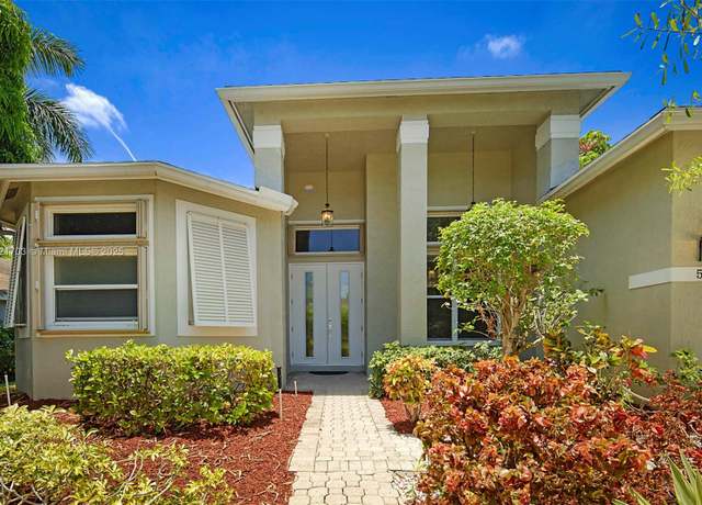 Property at 58 Lake Eden Dr, Boynton Beach, FL 33435, 4 beds, 3 baths
